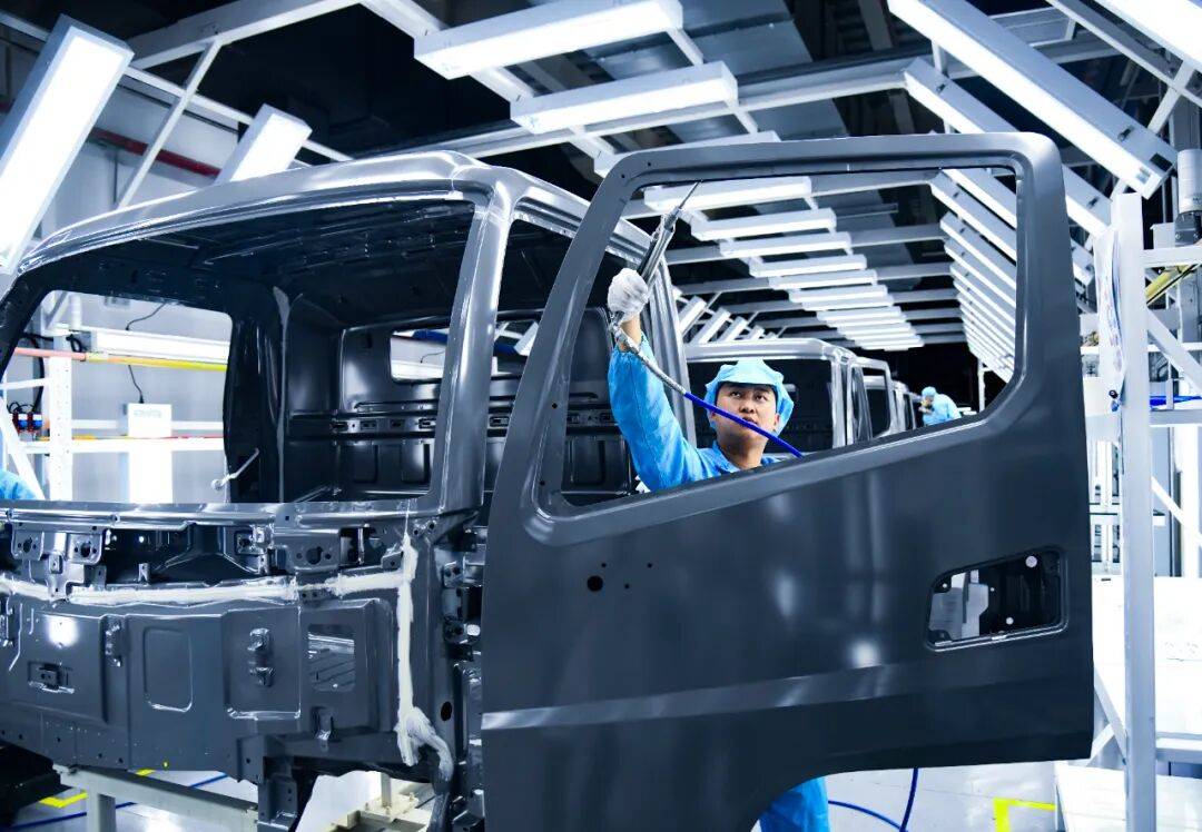 冲刺季"进度条"!贵州长江汽车全力赶订单