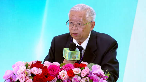 75岁台积电退休“老将”，携2nm机密赴任英特尔？