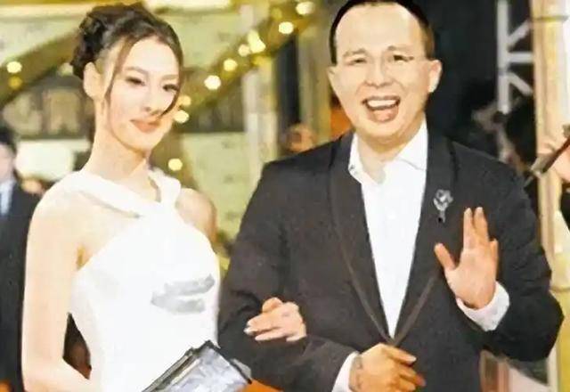 2909亿身家有何用？97岁的李嘉诚无力回天，两个60岁儿子已成心病