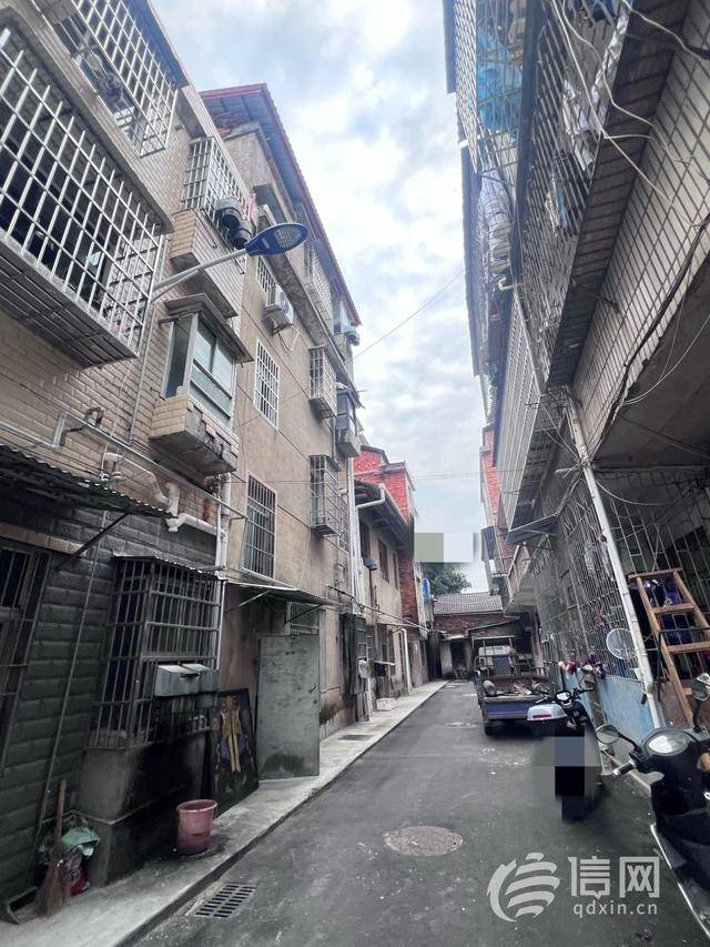 母亲在5岁儿子面前轻生 喝下农药时微粒贷的催收短信仍在发着(图3)