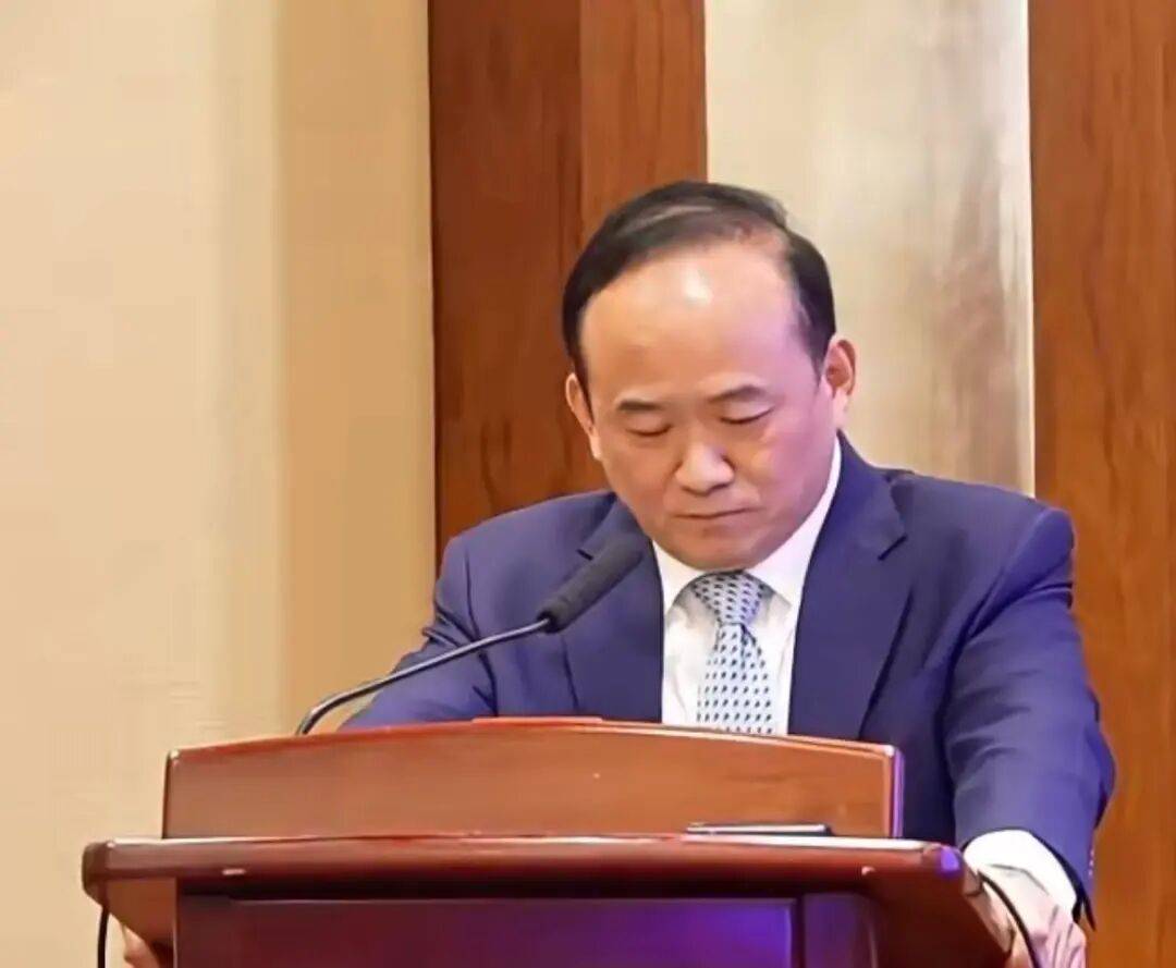 公开道歉后，湖北前首富再向金龙鱼“宣战”