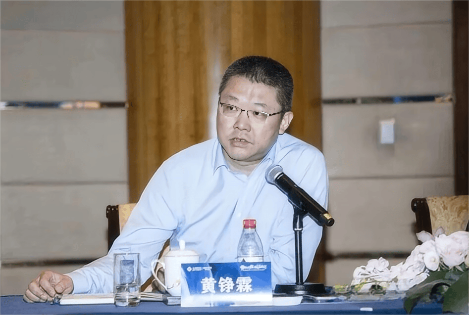 上海机场原总经理黄铮霖被查!上月刚因“个人原因”辞职,上任仅9个月,年薪超百万元