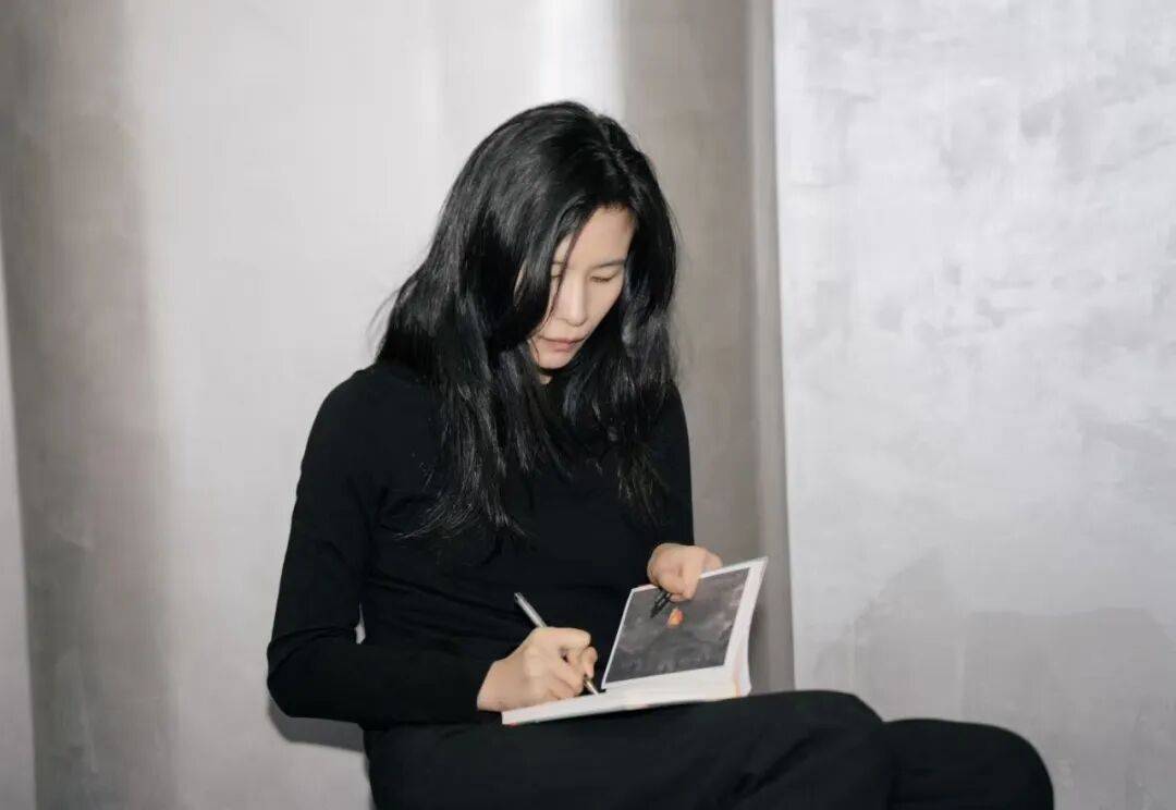 《收获》专稿 | 《永结无情游》创作谈：我为老朋友们写了这个小说，写的却是友谊的失败，以及未曾间断的后悔和自省（周嘉宁）_北京_李明枝_时代