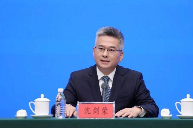 “75后”副部出任自治区副主席!多个省级政府领导班子调整 “75后”副部出任自治区副主席!多个省级政府领导班子调整