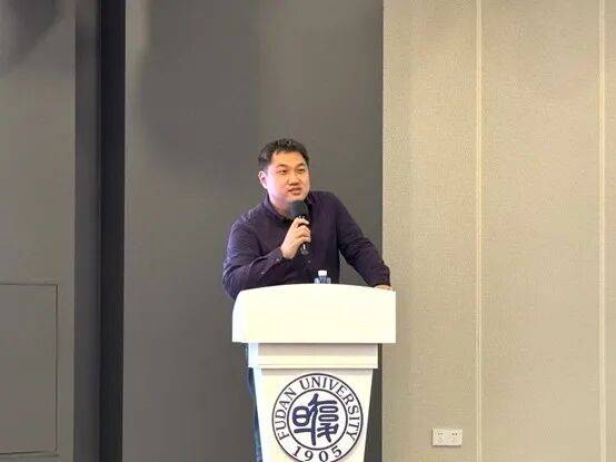 “计智讲堂 × 光华多厅”讲座回顾|叶广楠教授:从求学到报国,做“五个金融”的践行者 “计智讲堂 × 光华多厅”讲座回顾|叶广楠教授:从求学到报国,做“五个金融”的践行者