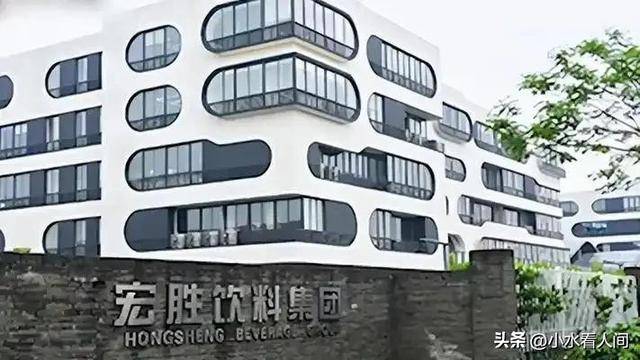 杜建英没想到，宗馥莉离开娃哈哈后，因香港火灾一举动，口碑暴涨