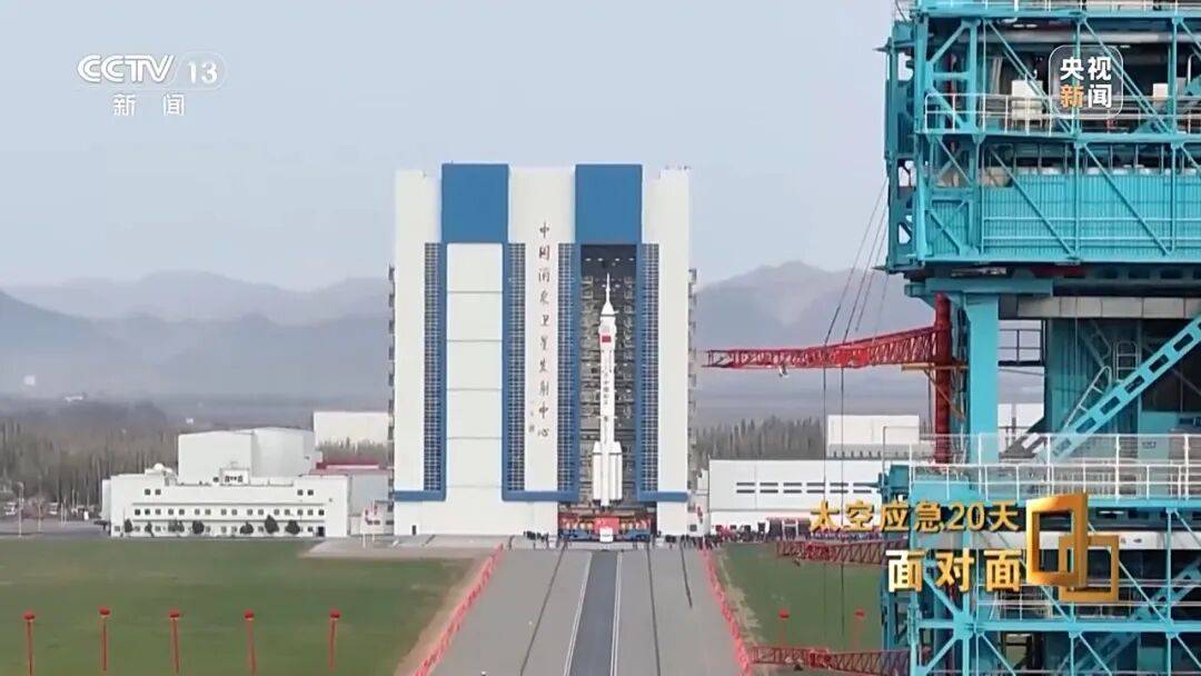 央视揭秘太空应急20天！神20舷窗出现贯穿性裂纹，整个玻璃从内到外已贯穿，初判“肇事”空间碎片不到1毫米