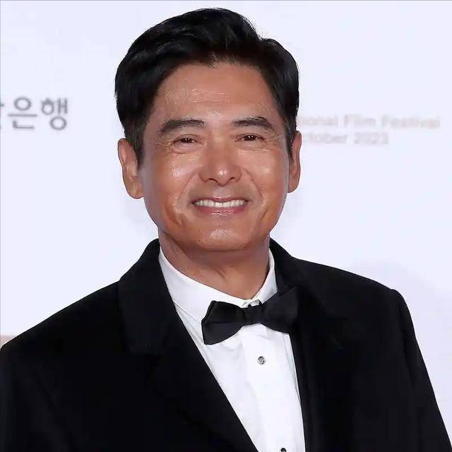 周润发没想到，叶倩文香港火灾后的一个举动，将他最后的体面撕碎