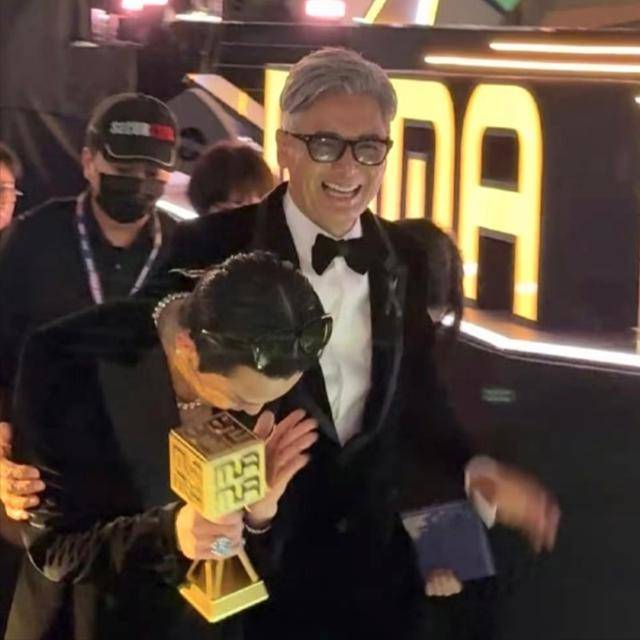 周润发没想到，叶倩文香港火灾后的一个举动，将他最后的体面撕碎