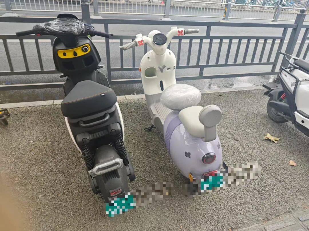 冲上热搜！新国标电动车上线遭吐槽，官方回应：可装儿童安全椅、超速不会紧急制动；市场现旧国标“0公里二手车”，律师：违反监管要求