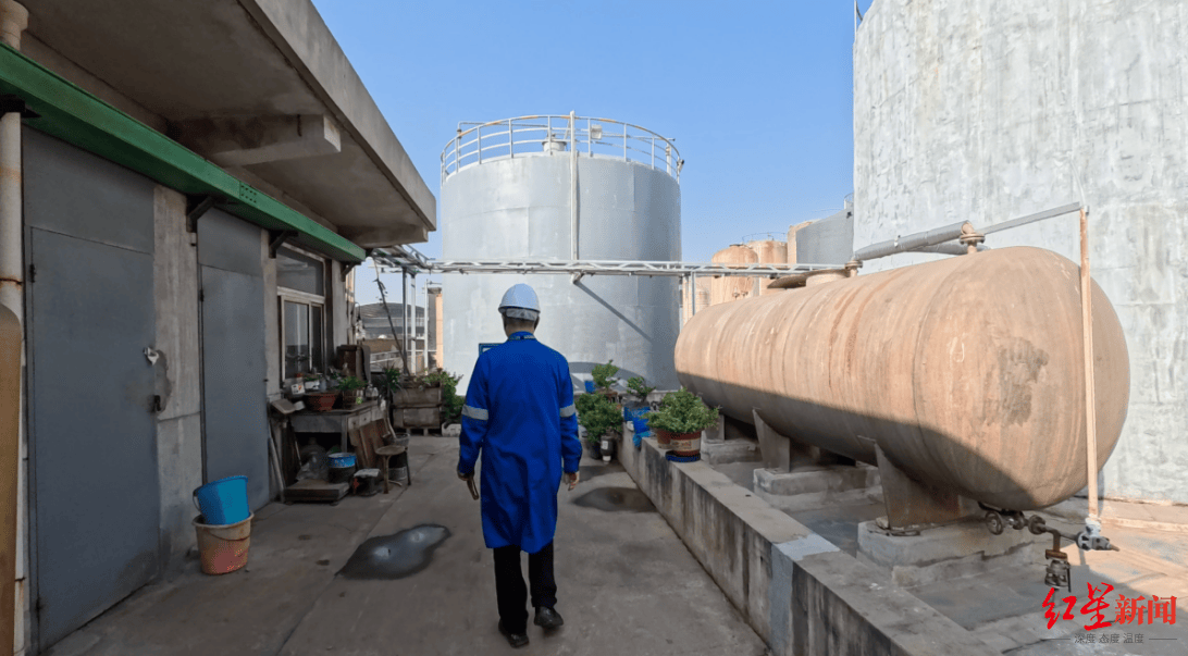 中央安全生产考核巡查陕西:化工厂私搭休息室距危化储罐区不足3米 重点行业领域隐患凸显 中央安全生产考核巡查陕西:化工厂私搭休息室距危化储罐区不足3米 重点行业领域隐患凸显