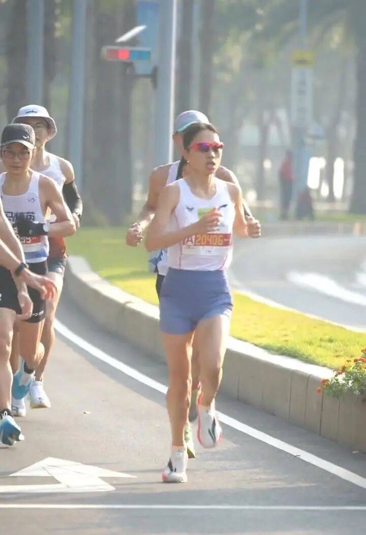 “最快女护士”张水华再登领奖台：近50天5次参赛，获得超20万元奖金