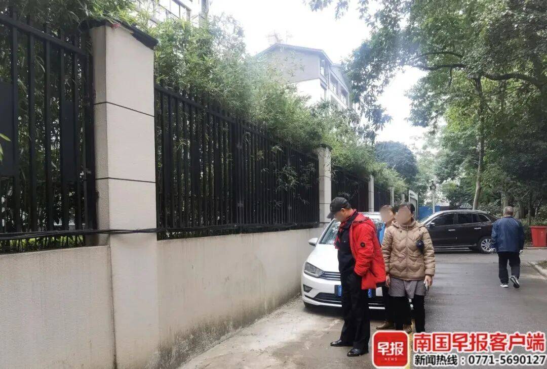 桂林一小区围墙拆旧建新,业主发现背后竟藏着……| 望远近 桂林一小区围墙拆旧建新,业主发现背后竟藏着……| 望远近