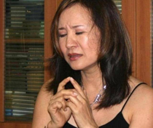 事业巅峰远赴美国,被老外“玩腻”后晚年回国,如今变成了这样!