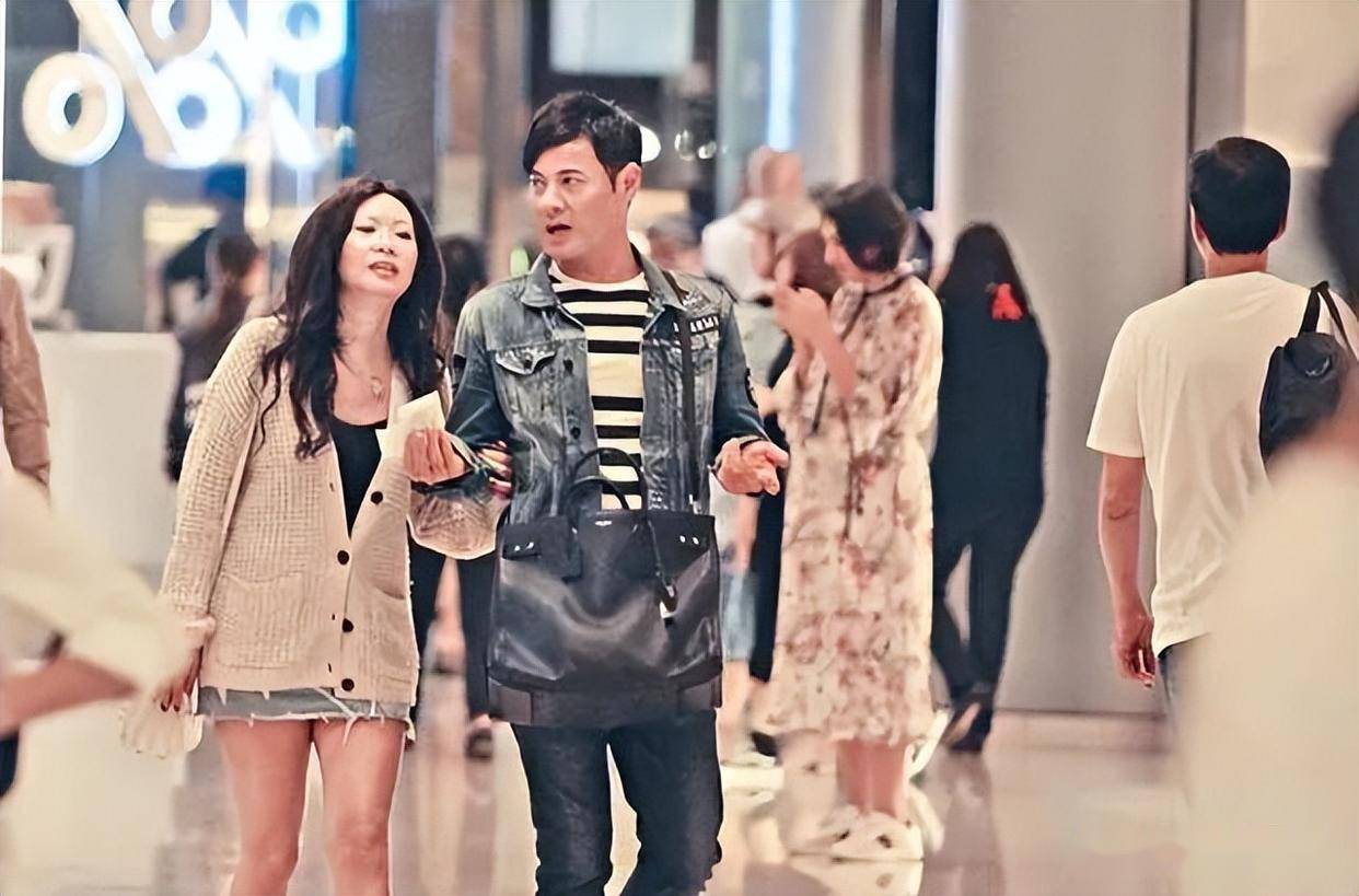 58岁资深男星转战商圈,与太太结婚21年坚持丁克