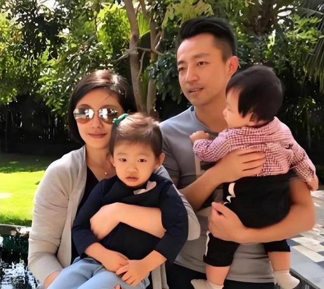 一步不慎毁全盘!s妈秀出金奖,一个细节让她的哭丧彻底成了笑话_网友_王伟忠_骨灰