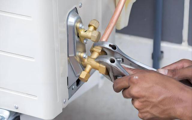 原创             空调要“铝代铜”？小米、美的等集体支持，格力董明珠曾公开反对