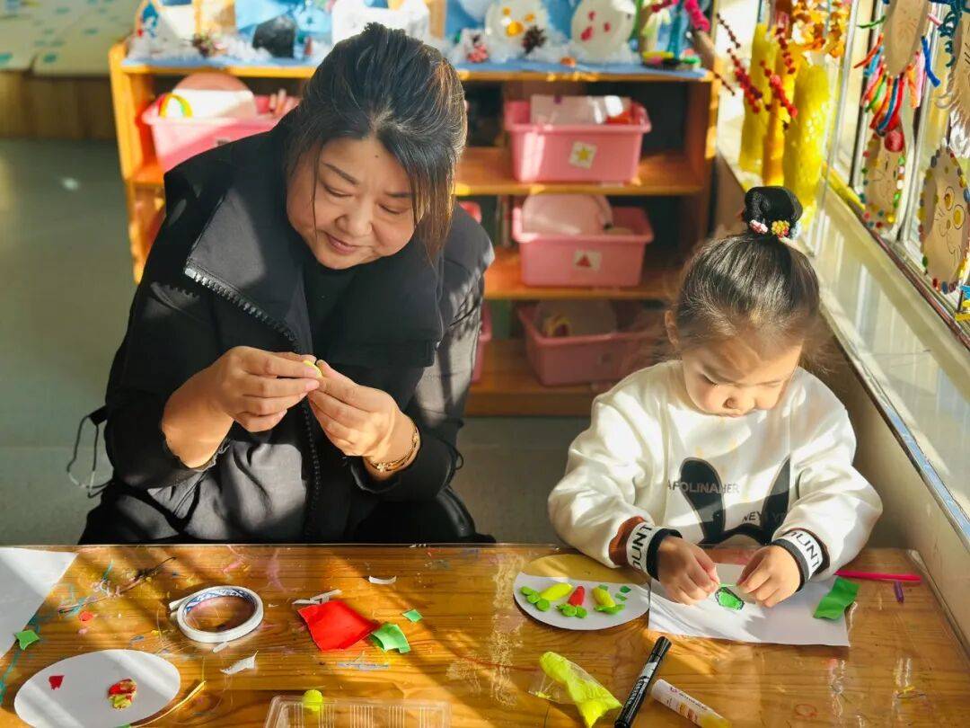 荣成市港西镇中心幼儿开展家长室内
