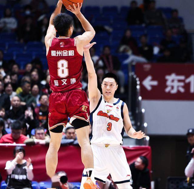 广东两连胜！6人得分上双，徐杰复出拿13+4，杜锋满意两小将