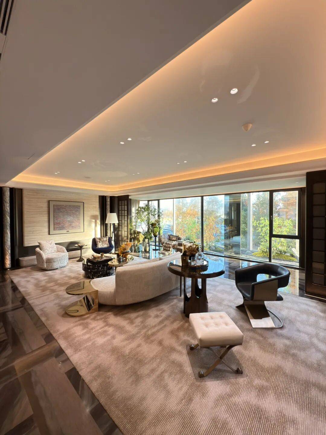 二批次入市【绿城黄浦ONE】建面约155-193㎡三房四房！总价2500万起入住黄浦！线上预约看房！_项目_陆家浜路_商业