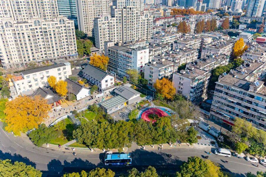 家门口的口袋公园+1_空间_休闲_城市