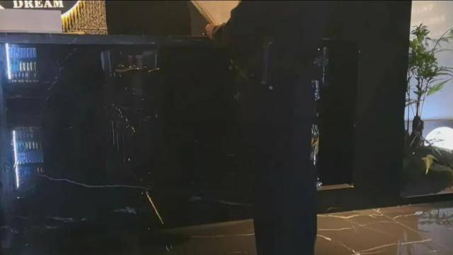 私人影院要求顾客选异性陪侍套餐