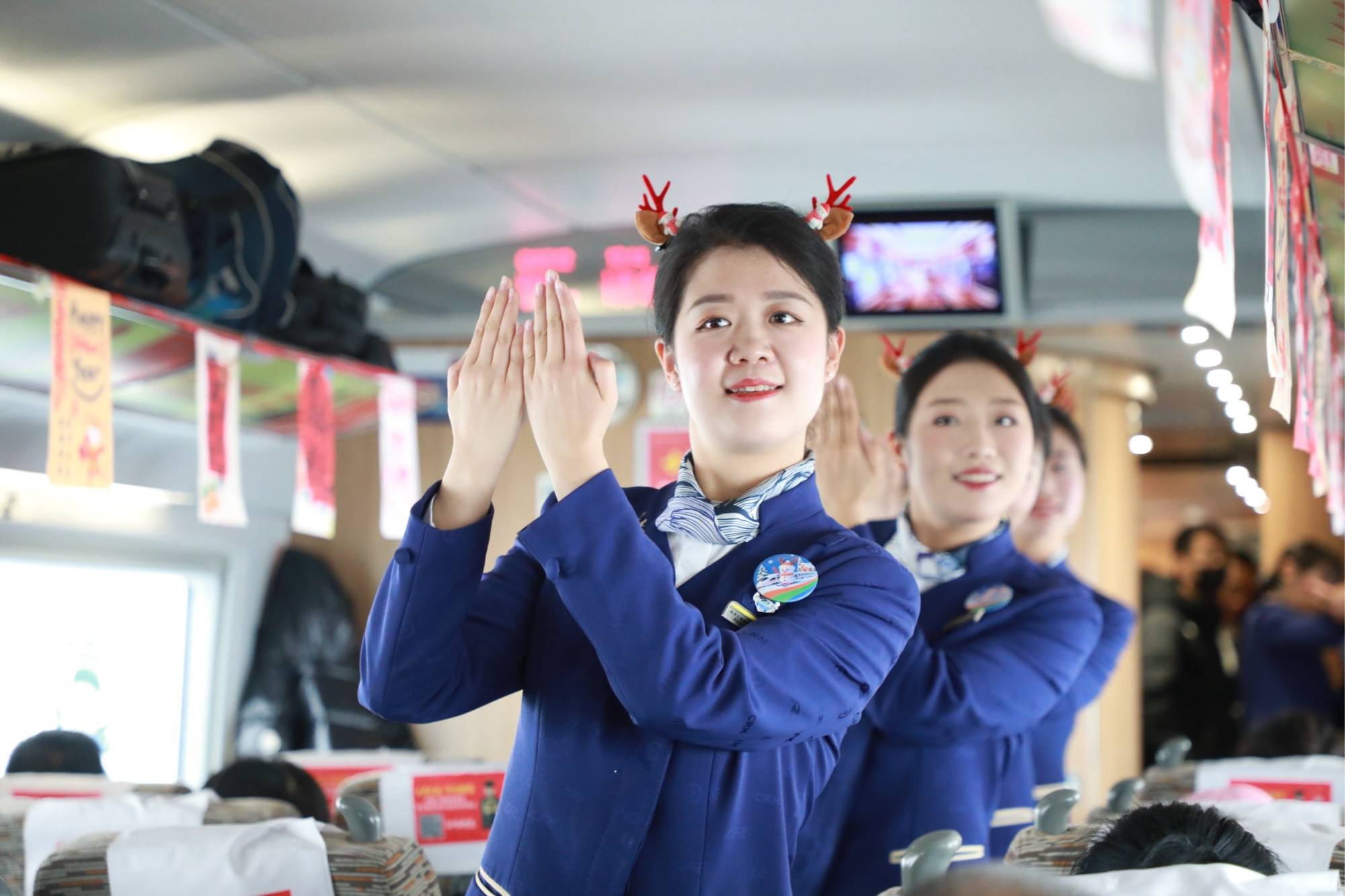 “雪娃号”品牌列车首发 龙江冰雪文化添“流动名片”