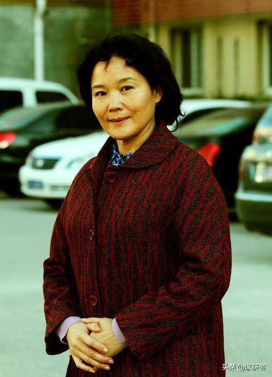 她是国家一级演员,离婚23年至今跟前夫住对门,还参加前婆婆葬礼_杨青_女儿_杜宁