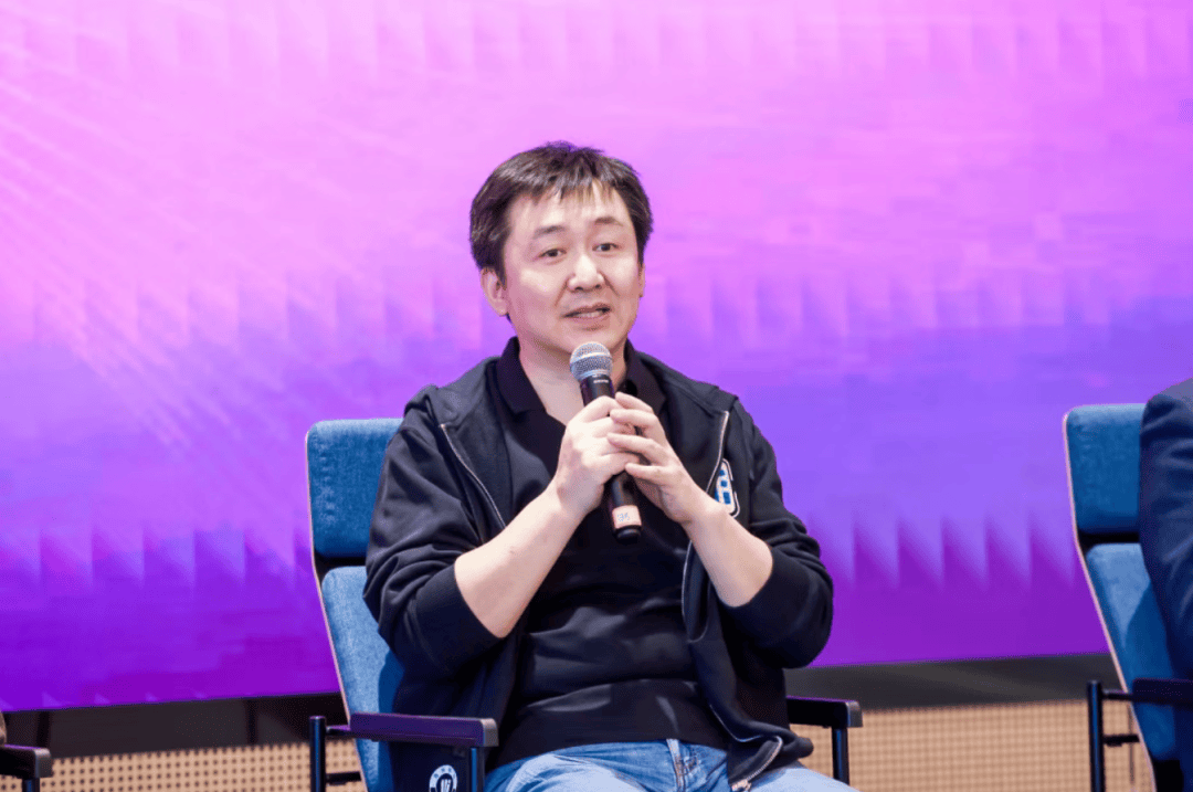 清华百川楼挂牌启用后，就地圆桌开聊AI医疗