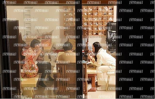 香港知名“爷孙恋”已玩完？女方被曝未离婚（组图） - 3