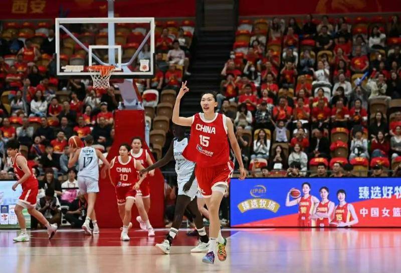 中国女篮公布15人集训名单 未召入李梦、李缘、王思雨