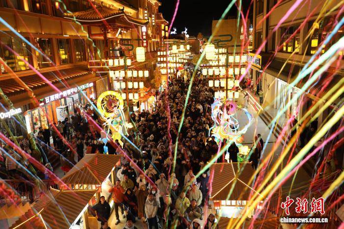 敦煌2026灯会开启丝路光影盛宴