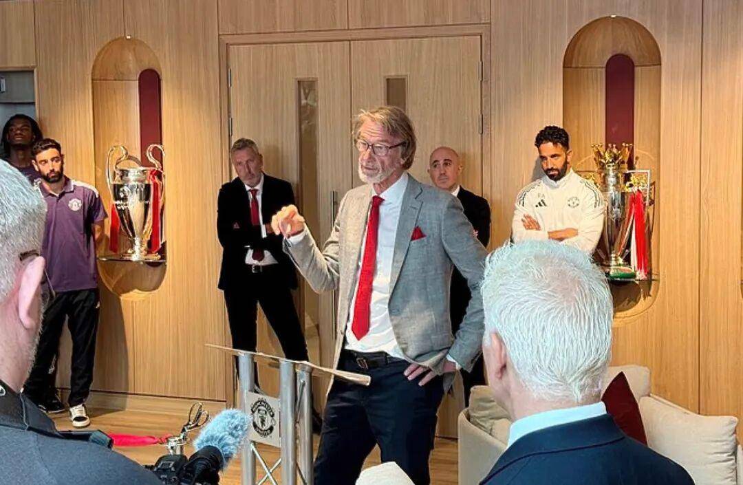 3大目标+8队围堵！曼联压哨签中场，能冲进欧冠？