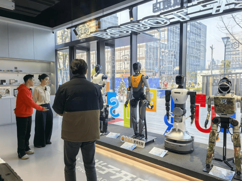 湖北省科技馆“科普联创”品牌直播第十一期直击人形机械人磨练现场——解锁机械人养成秘籍