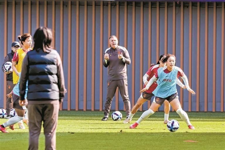 中国女足深圳冬训备战亚洲杯