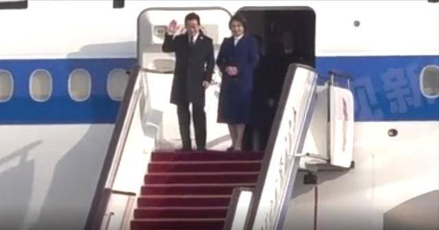 李在明也没想到，访华仅3天，59岁妻子竟凭一个举动给他长脸了