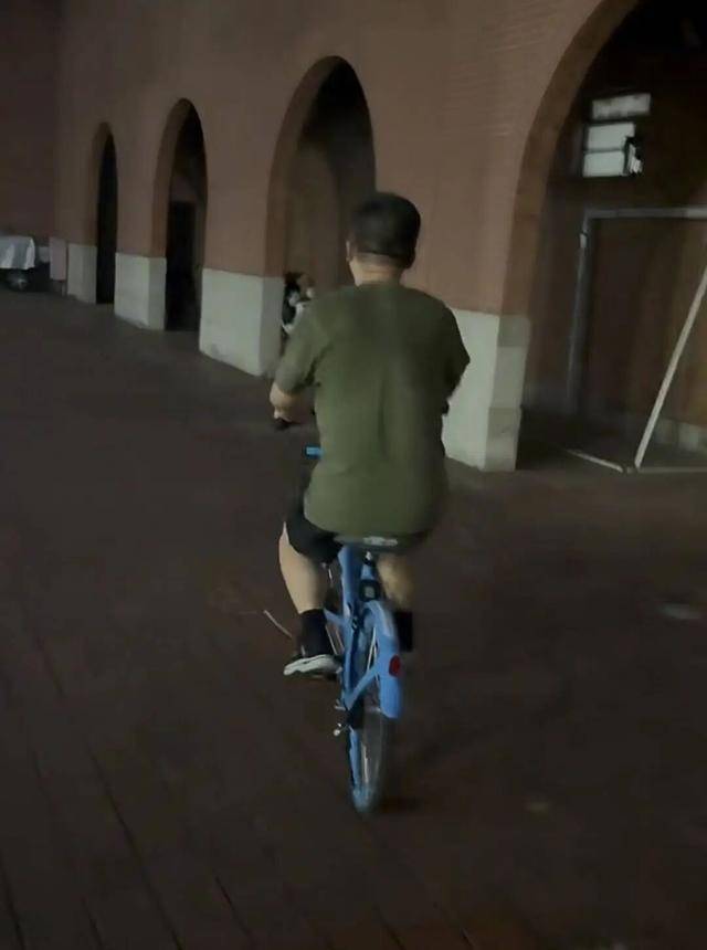 研究生教成人骑车2年赚27万元 当事人：市场需求大