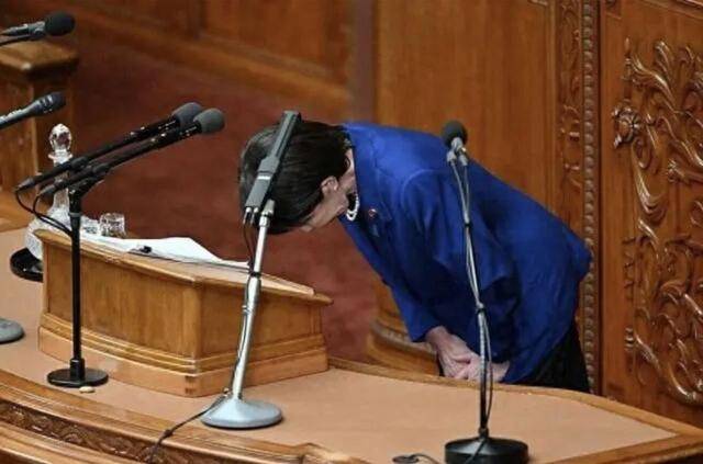 高市早苗欲重选一把，这是怎样的豪赌？-华闻时空