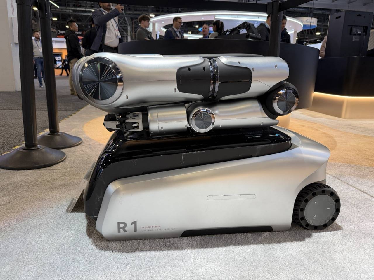 比宇树跳舞更酷！机器人军团征战CES2026，五大趋势已明