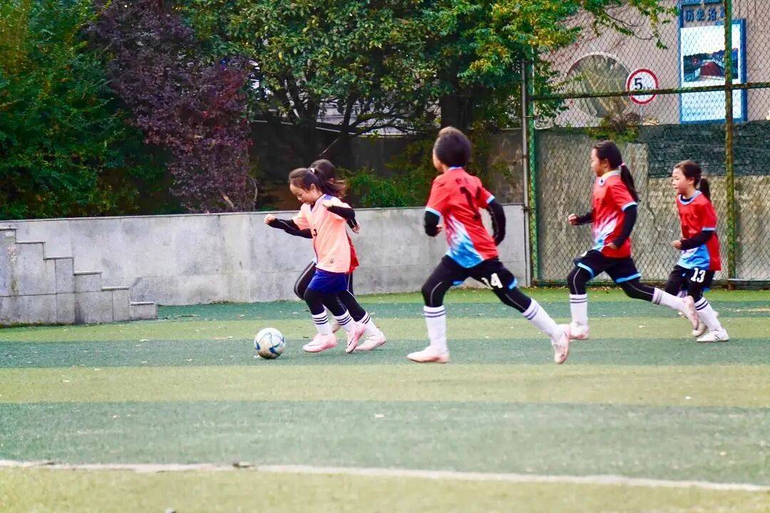 织金四小校园足球十年深耕路——绿世界杯-足球赛事比分体育网茵筑梦 以球育人