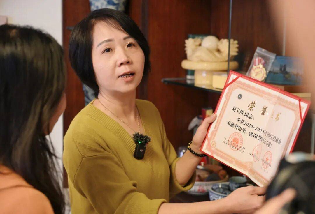 她坚持28年不熬夜，原因让无数人感动……