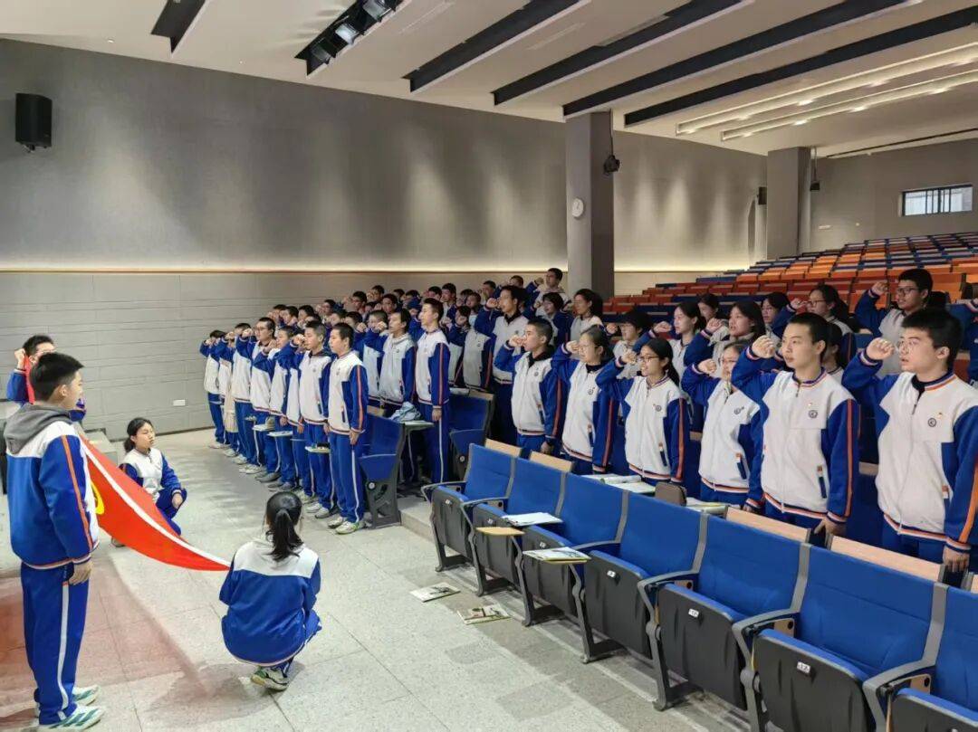 赓续红色血脉 激扬青春使命