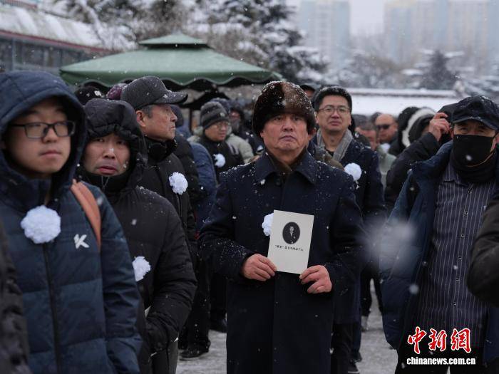 特写：风雪送“棋圣” 纹枰别“旋风”