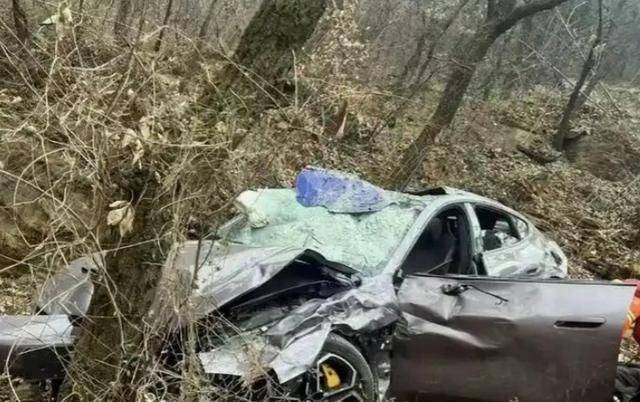 脊柱断裂、前夫已死，63岁韦唯近况曝光，早已走上一条上坡路