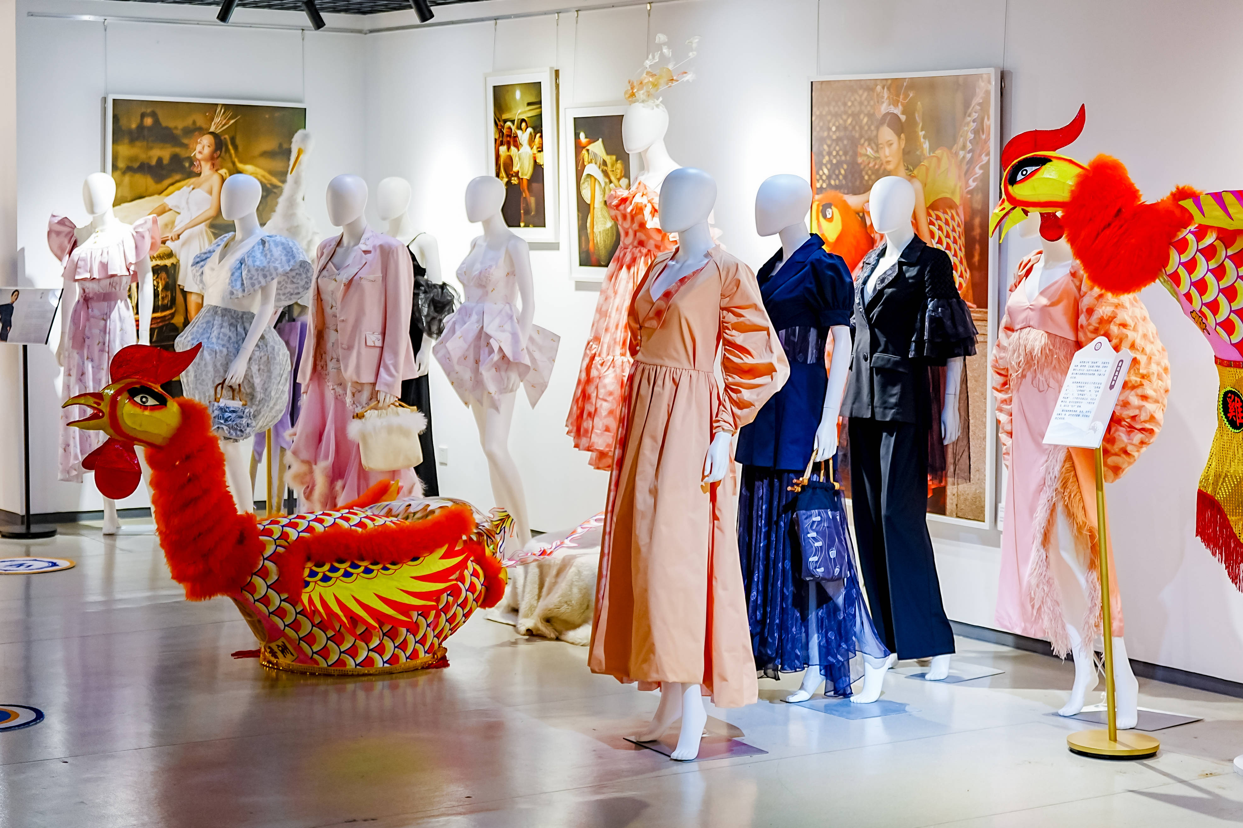 非遗承古韵，本土服装设计师作品展在珠海市文化馆开幕_张玮_展览_传统