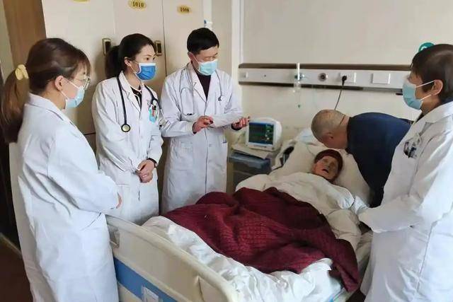 脑梗与戴帽子有关？医生再三提醒：过了60岁后，这5件事要多警惕