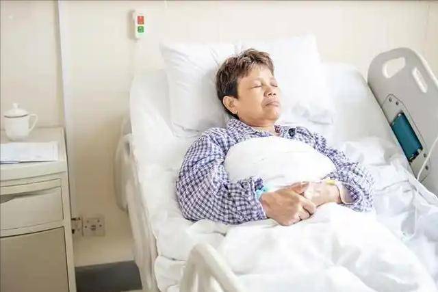 肿瘤也挑人，容易得肿瘤的老人，多半有5个习惯，看看你有吗？