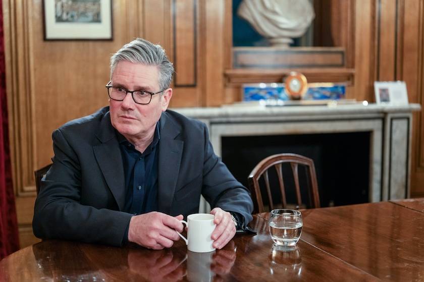 时隔8年英国首相再次访华,中英关系如何从对抗转向务实? -华闻时空