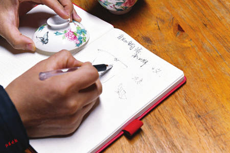 一钉一锤修旧物 一心一意续深情