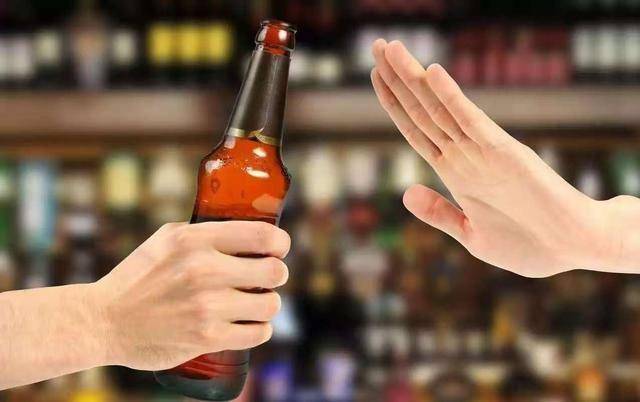 男性一定要戒酒吗？医生：50岁以后，喝酒牢记5点，对身体好